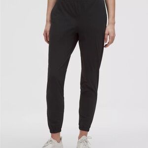 Lululemon Adapted State Joggers - short